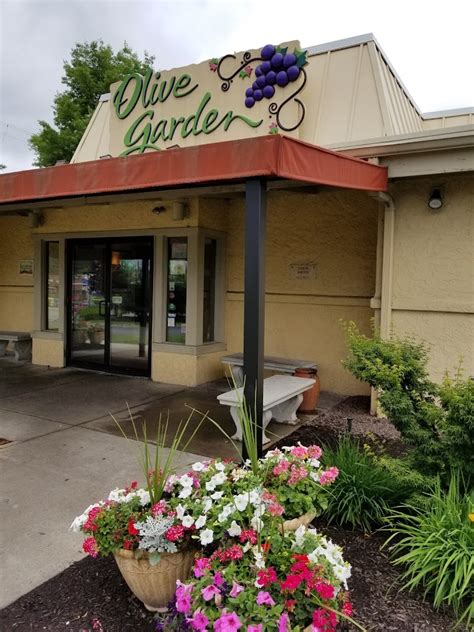 Olive garden altoona pa - Find out the latest menu, prices, hours and directions of Olive Garden at 3315 Pleasant Valley Blvd, Altoona, PA 16602. Enjoy unlimited soup, salad and breadsticks, pasta, pizza, seafood and more at this Italian restaurant. 